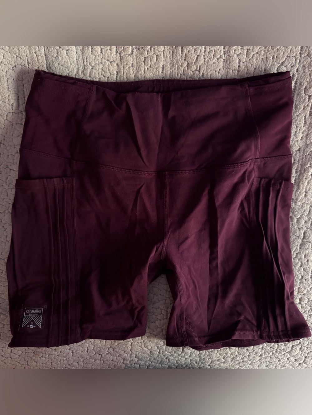 Oiselle Lucky Severn shorts with ribbing and side pockets